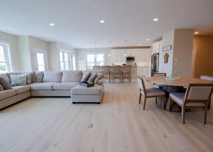 The Salty St Louis Apartment *