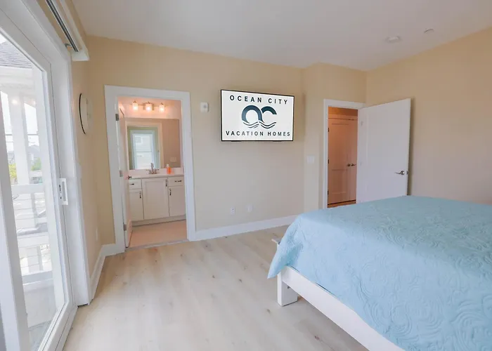 The Salty St Louis Apartment *